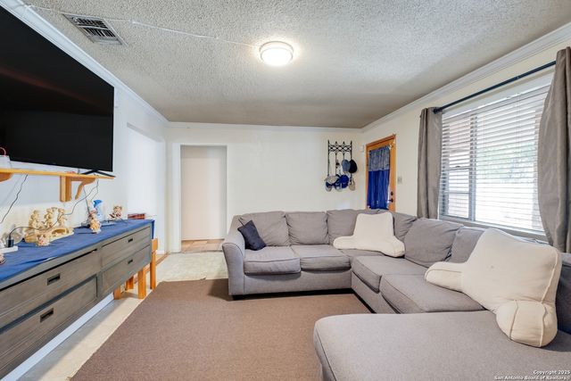 402 Chipinque, San Antonio, TX 78237