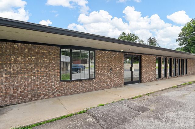 34 Maple Street, Waynesville, NC 28786