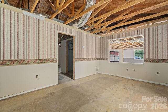 34 Maple Street, Waynesville, NC 28786