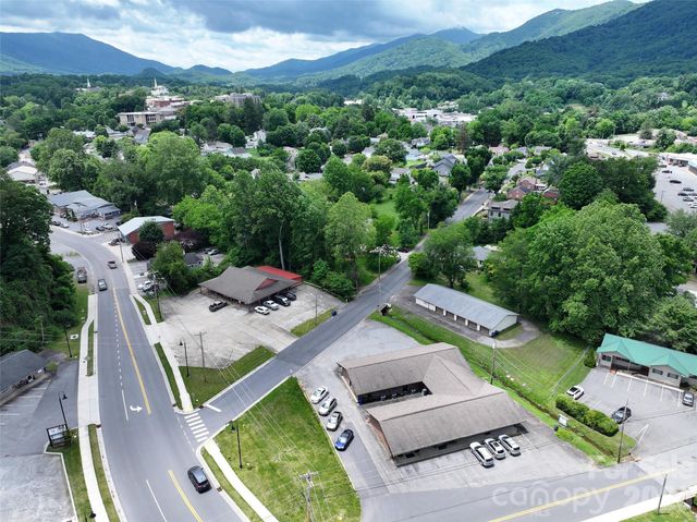 34 Maple Street, Waynesville, NC 28786