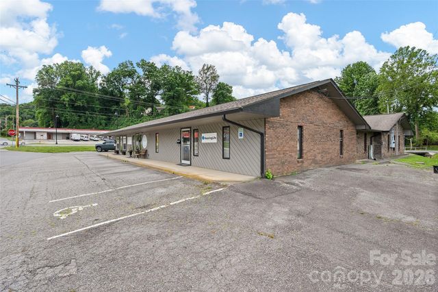 34 Maple Street, Waynesville, NC 28786