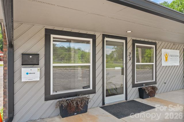 34 Maple Street, Waynesville, NC 28786