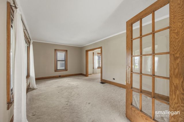 15 Burr Oak Street NW, Grand Rapids, MI 49505