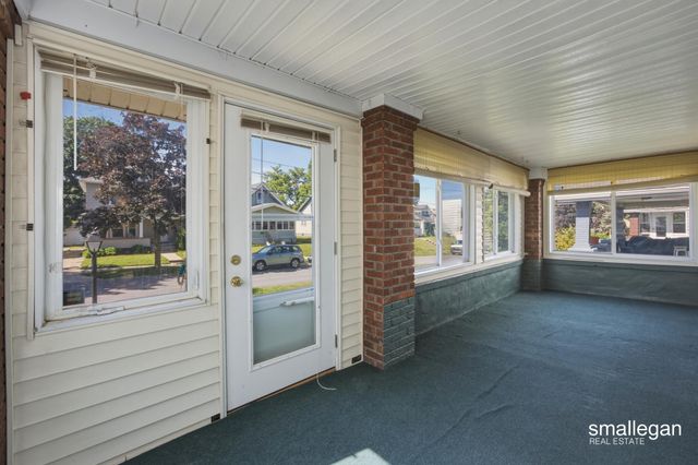 15 Burr Oak Street NW, Grand Rapids, MI 49505