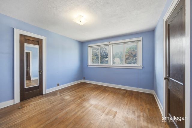 15 Burr Oak Street NW, Grand Rapids, MI 49505