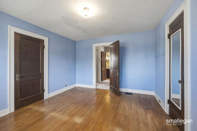 15 Burr Oak Street NW, Grand Rapids, MI 49505