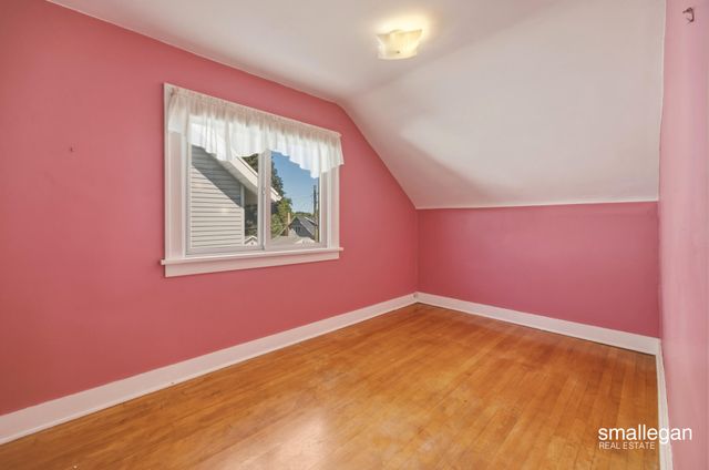 15 Burr Oak Street NW, Grand Rapids, MI 49505