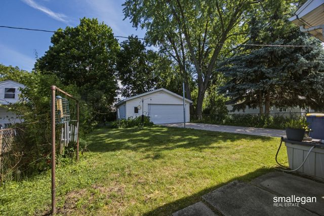 15 Burr Oak Street NW, Grand Rapids, MI 49505