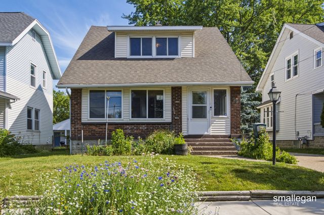 15 Burr Oak Street NW, Grand Rapids, MI 49505