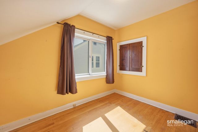 15 Burr Oak Street NW, Grand Rapids, MI 49505