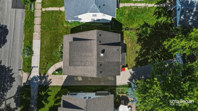 15 Burr Oak Street NW, Grand Rapids, MI 49505