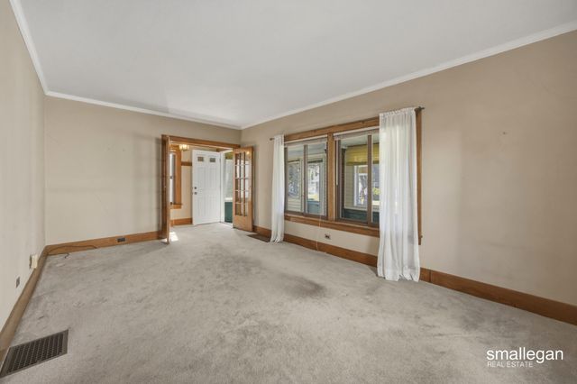 15 Burr Oak Street NW, Grand Rapids, MI 49505