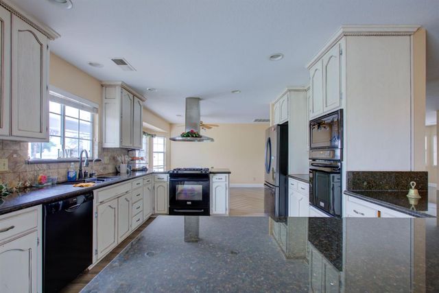 1624 Golf Rd, Turlock, CA 95380