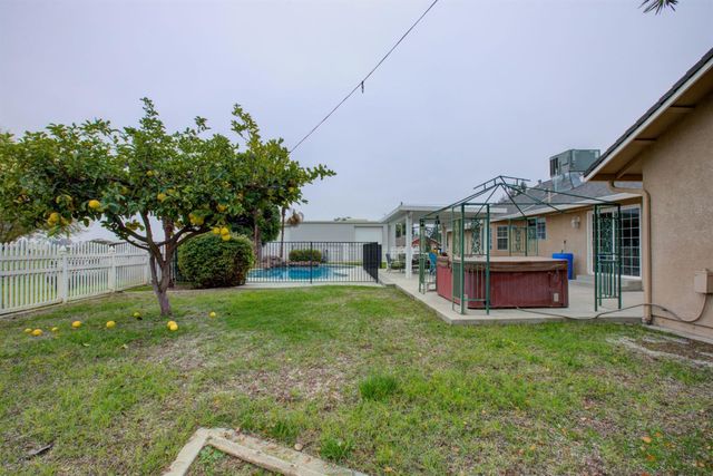 1624 Golf Rd, Turlock, CA 95380