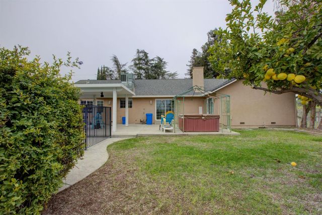 1624 Golf Rd, Turlock, CA 95380