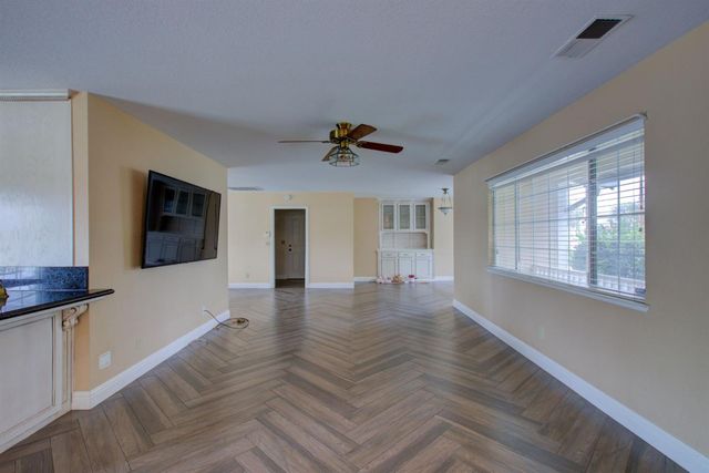 1624 Golf Rd, Turlock, CA 95380