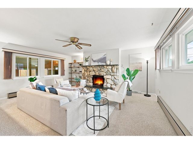 12721 Woodland Dr, Longmont, CO 80504