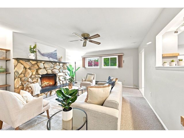 12721 Woodland Dr, Longmont, CO 80504