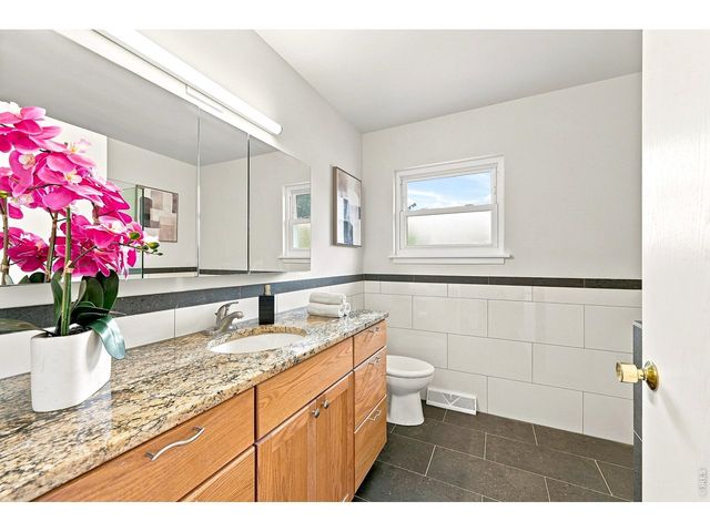 12721 Woodland Dr, Longmont, CO 80504