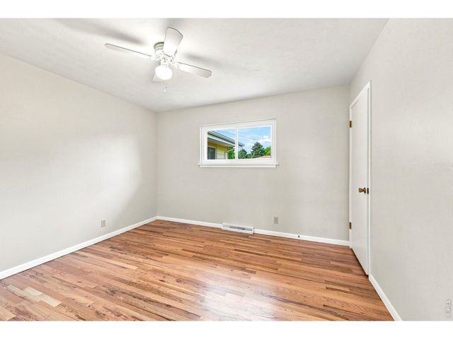 12721 Woodland Dr, Longmont, CO 80504