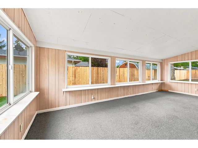 12721 Woodland Dr, Longmont, CO 80504