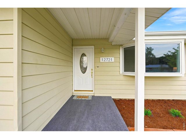 12721 Woodland Dr, Longmont, CO 80504