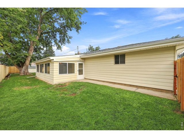 12721 Woodland Dr, Longmont, CO 80504