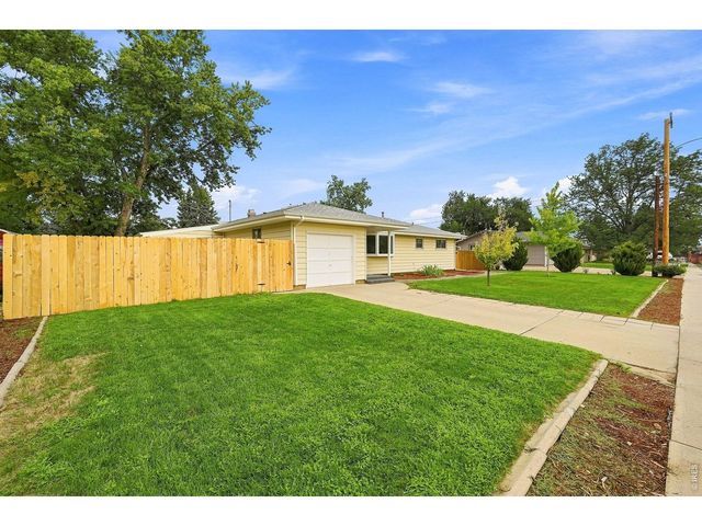 12721 Woodland Dr, Longmont, CO 80504