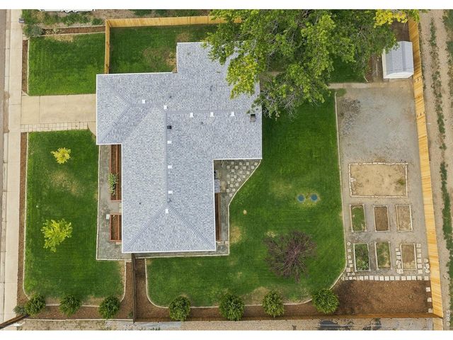 12721 Woodland Dr, Longmont, CO 80504