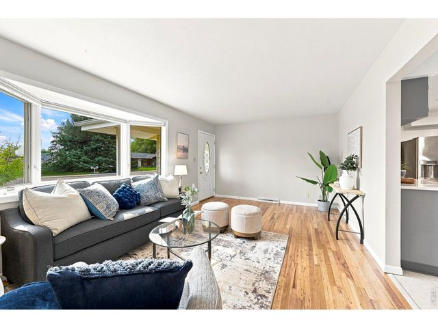 12721 Woodland Dr, Longmont, CO 80504