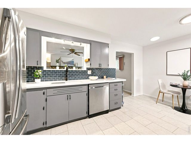 12721 Woodland Dr, Longmont, CO 80504