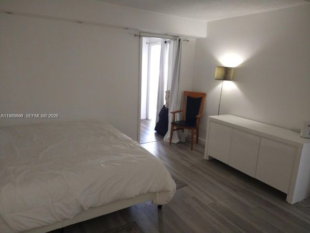 6039 Collins Ave 1710, Miami Beach, FL 33140