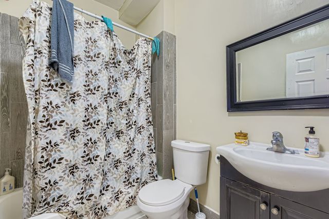 5830 W Rice Street, Chicago, IL 60651