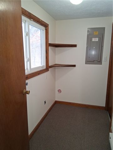 418 Vance Dr, Smith, PA 15021