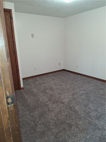 418 Vance Dr, Smith, PA 15021