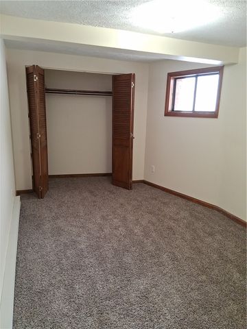 418 Vance Dr, Smith, PA 15021