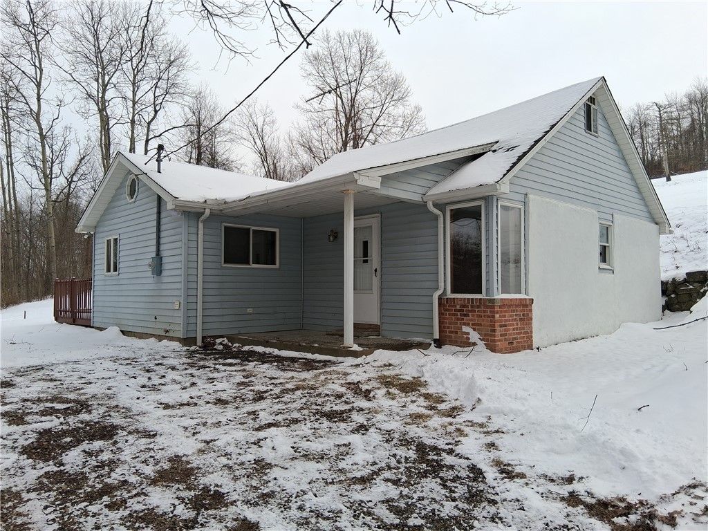 418 Vance Dr, Smith, PA 15021