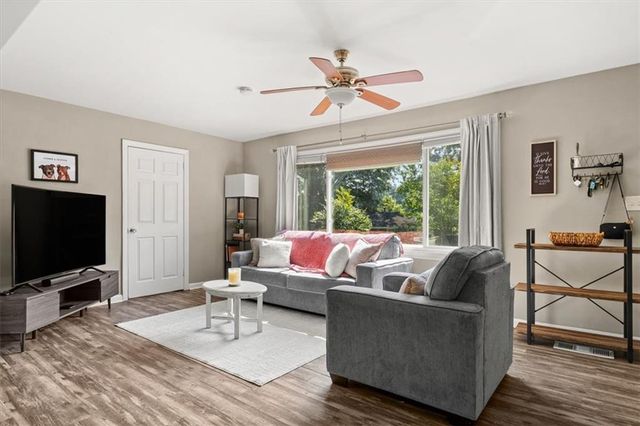 1563 Cloverdale Drive SE, Marietta, GA 30067