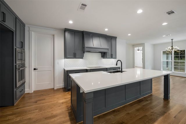 108 Oakridge Court, Mabank, TX 75147