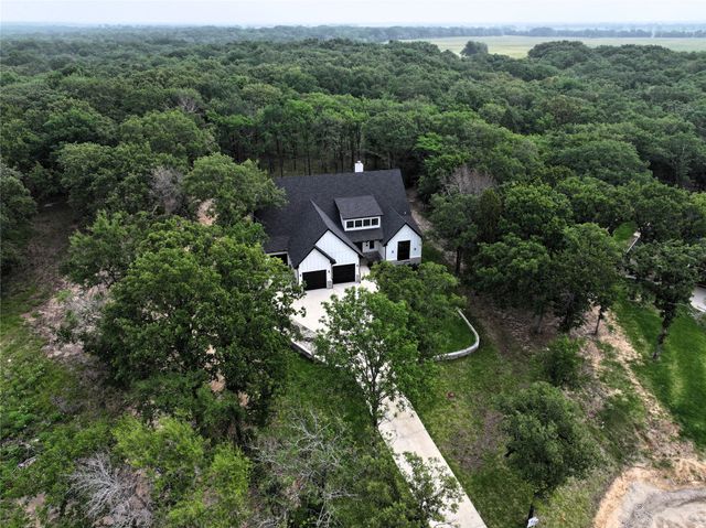 108 Oakridge Court, Mabank, TX 75147