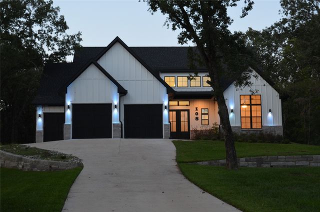 108 Oakridge Court, Mabank, TX 75147