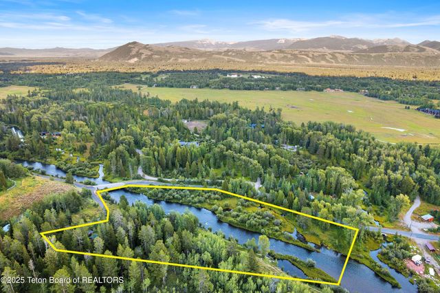 2945 N HUNT Lane, Wilson, WY 83014