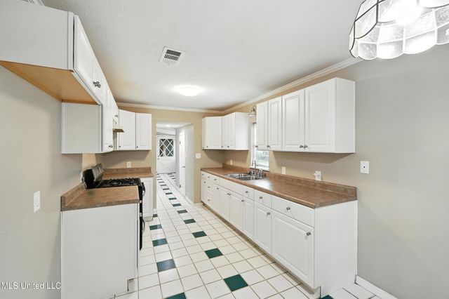 1901 Highway 11, Picayune, MS 39466