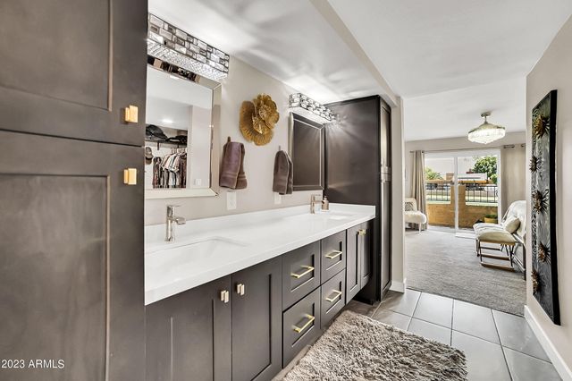 8161 E Del Cuarzo Drive, Scottsdale, AZ 85258
