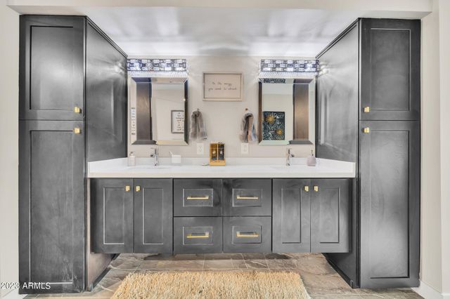 8161 E Del Cuarzo Drive, Scottsdale, AZ 85258