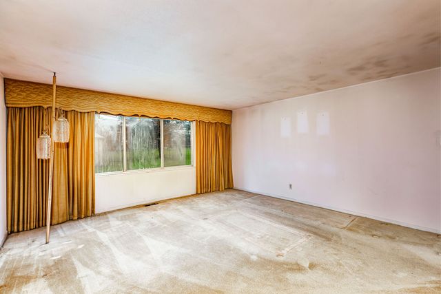 1906 Wilshire Drive, Xenia, OH 45385