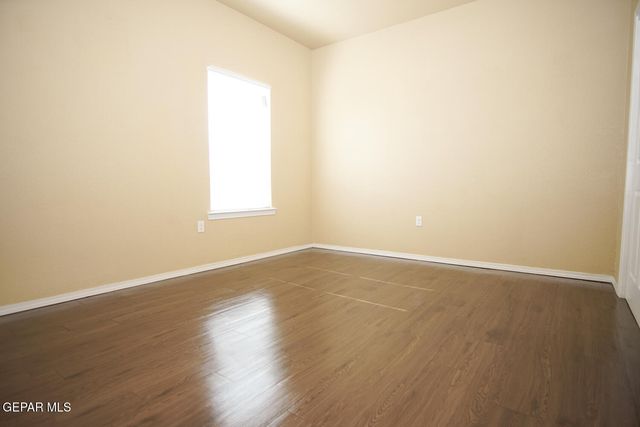 8685 N Loop Drive I2, El Paso, TX 79907