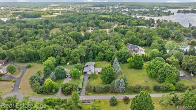 3708 Hideaway Court, Brighton Township, MI 48114