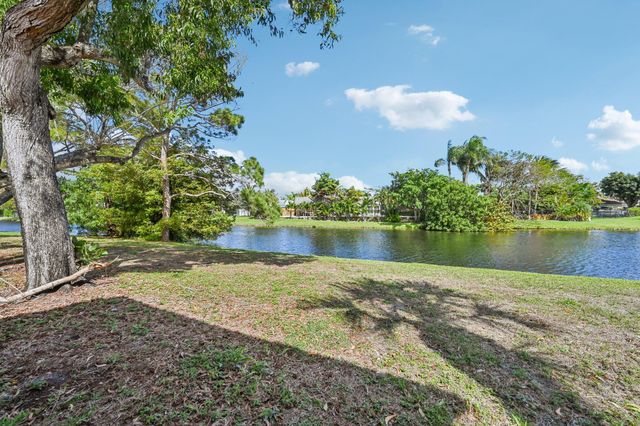 22 Via De Casas 103, Boynton Beach, FL 33426