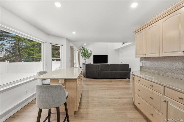 1662 Park Avenue, New Hyde Park, NY 11040